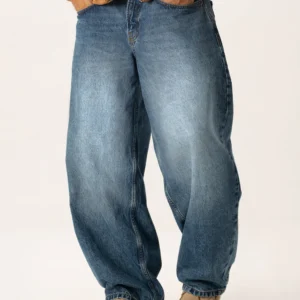 KIRA BAGGY JEANS IN DENIM